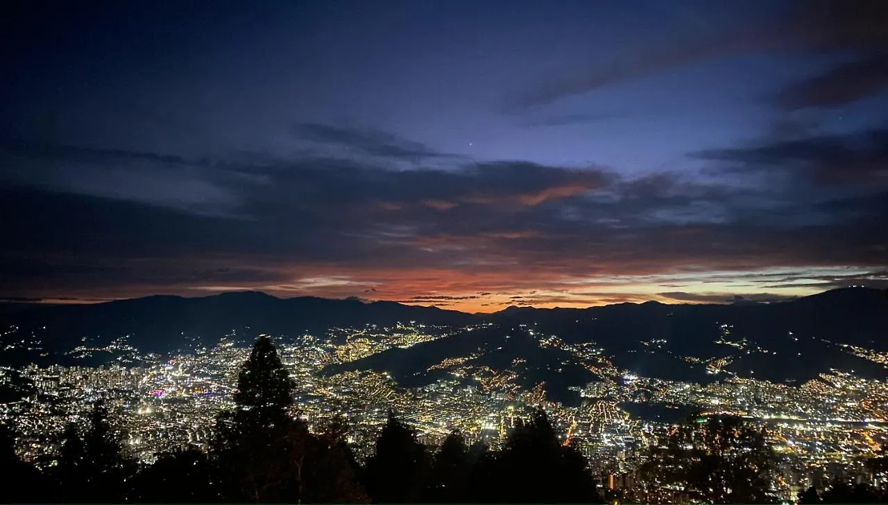 Hilltop Enchanting Villa With Stunning Views & Jacuzzi Medellin