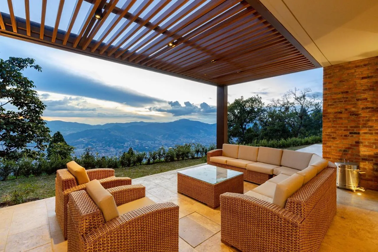 Hilltop Enchanting Villa With Stunning Views & Jacuzzi Medellin