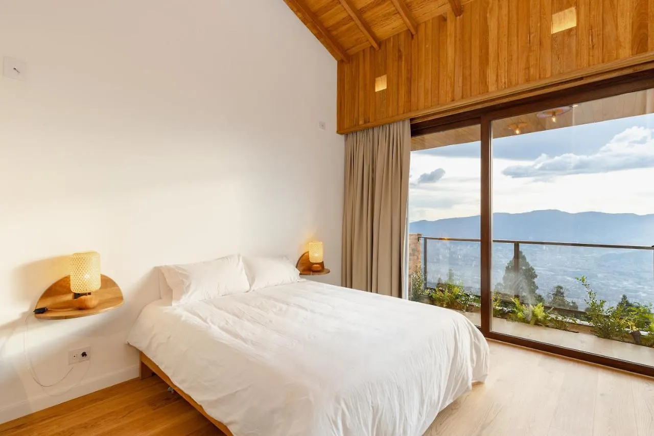 Hilltop Enchanting Villa With Stunning Views & Jacuzzi Medellin
