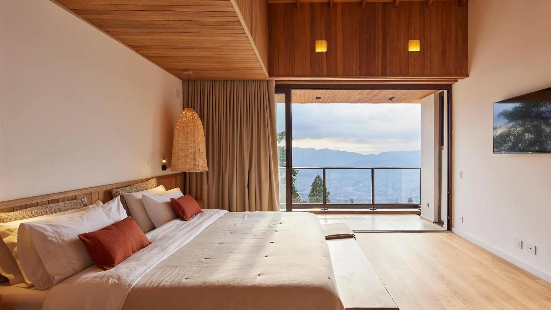 Hilltop Enchanting Villa With Stunning Views & Jacuzzi Medellin 0*,  Colombia